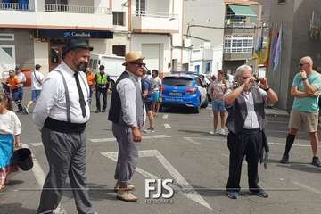  La chiquillería se purifica contra la pandemia en Lomo Magullo/Francisco Javier Santana.